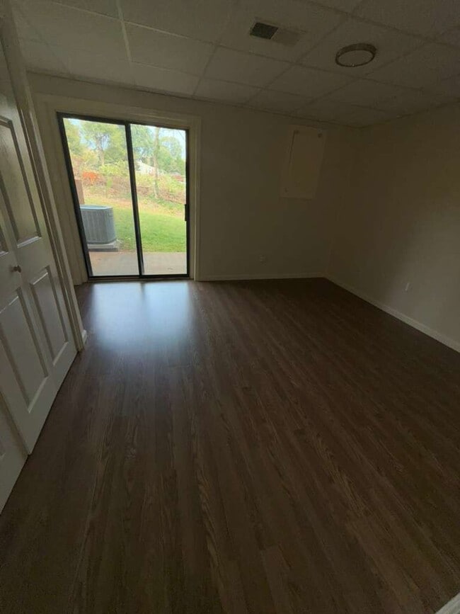 Building Photo - 327 Mar-Don Hills Ct