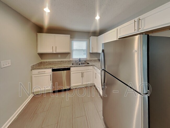 Foto del edificio - 244 Richardson Rd NW