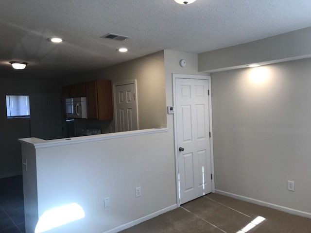 Building Photo - NEWLY RENOVATED 2 Bedroom GULFPORT
