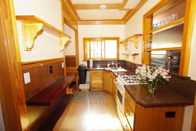 Foto del edificio - 2420 Ridge Rd