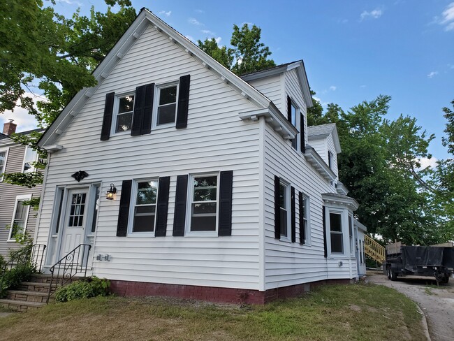 Building Photo - 97 Pleasant St