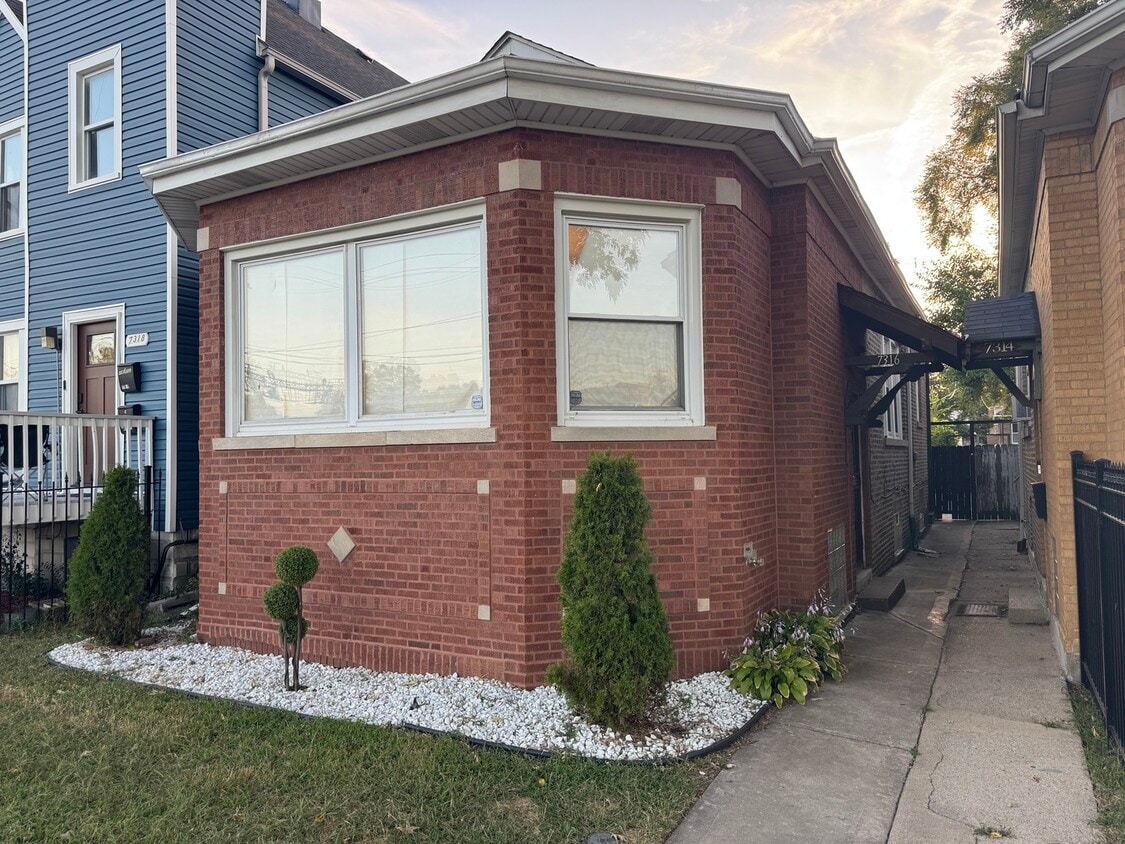 Primary Photo - 7316 S Woodlawn Ave