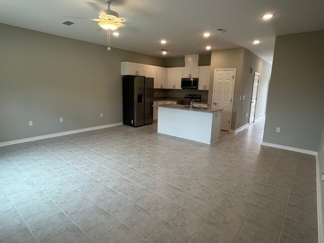 Building Photo - Brand NEW 3 bedroom 2.5 bath townhome!