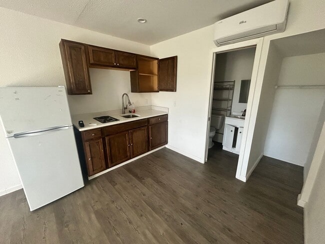 Building Photo - 143 Claire Ave