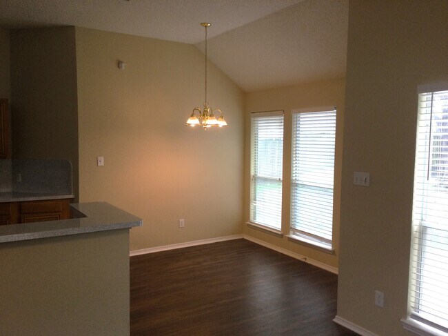 Foto del edificio - 223 Dartmouth Dr