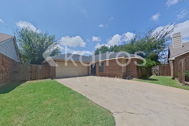 Building Photo - 2805 Forest Creek Dr