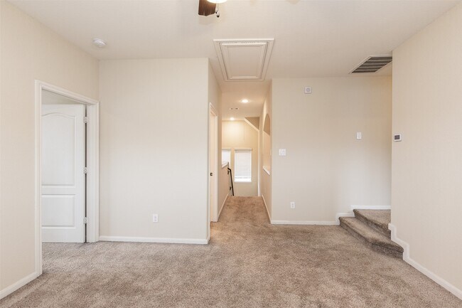 Foto del edificio - 24943 Blue Mountain Park Ln