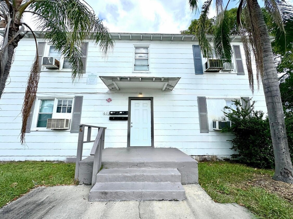 Primary Photo - 601 33rd St
