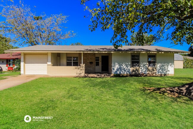 Building Photo - 602 Hodges Dr