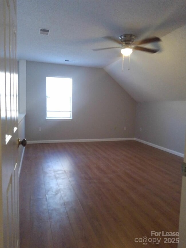Building Photo - 7334 Reynard Ln