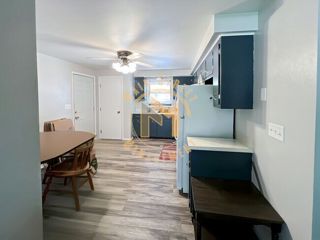 Building Photo - 708 N Fernmeadow Dr
