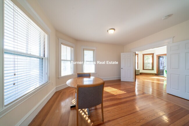 Foto del edificio - 124 Forest St