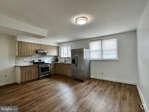 Building Photo - 2129 Longshore Ave