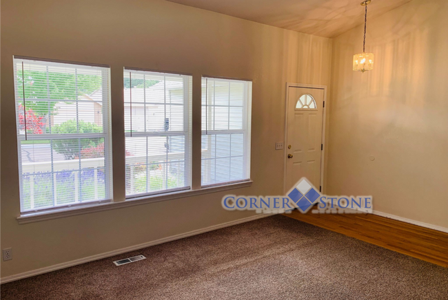 Building Photo - Delightful Home in Columbia Village with B...