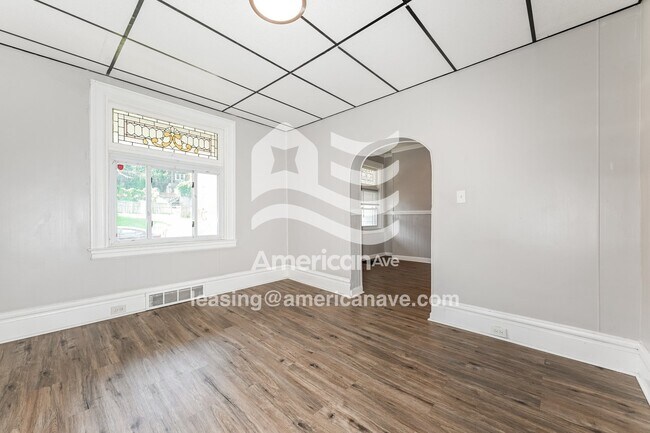 Foto del edificio - 211 Moore Ave