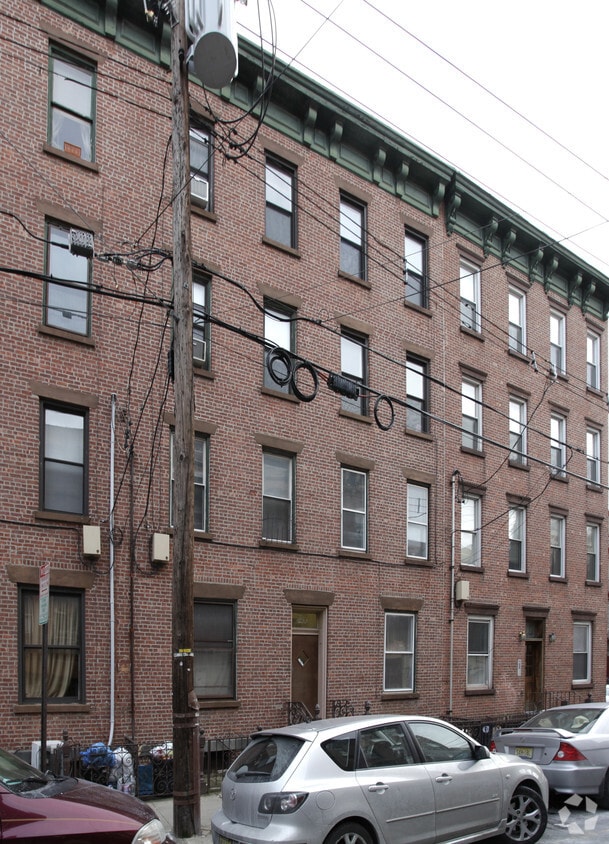 Building Photo - 253 6th St