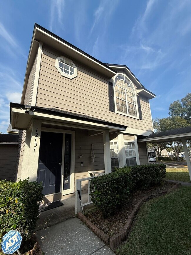 Foto del edificio - Spacious 3 Bedroom 2.5 Bath Townhome in Or...