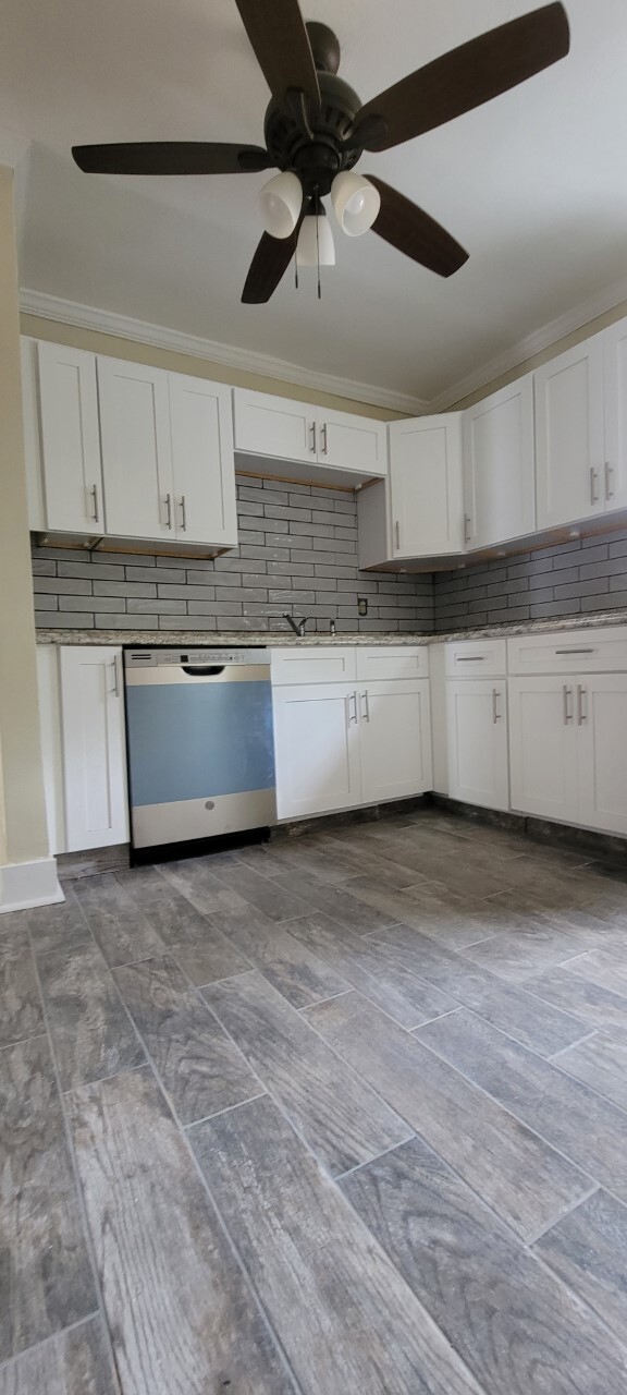 kitchen - 292 Robinson St