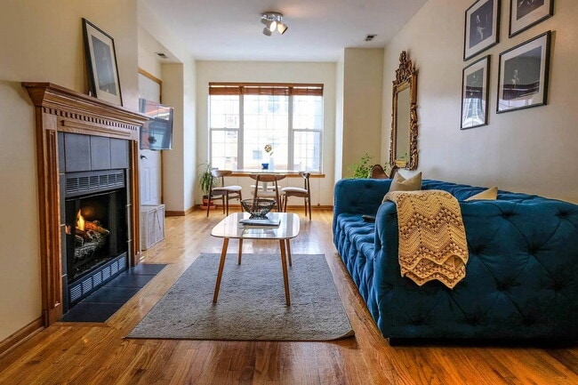 Building Photo - 2029 W Superior St