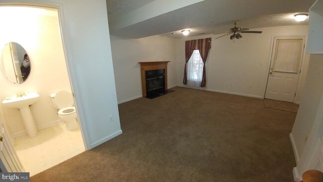 Building Photo - 201 Foxtree Dr