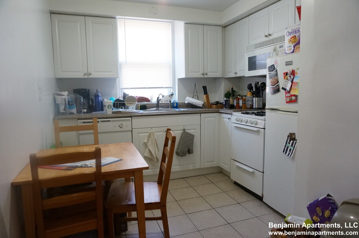 Primary Photo - 64 Brighton Ave