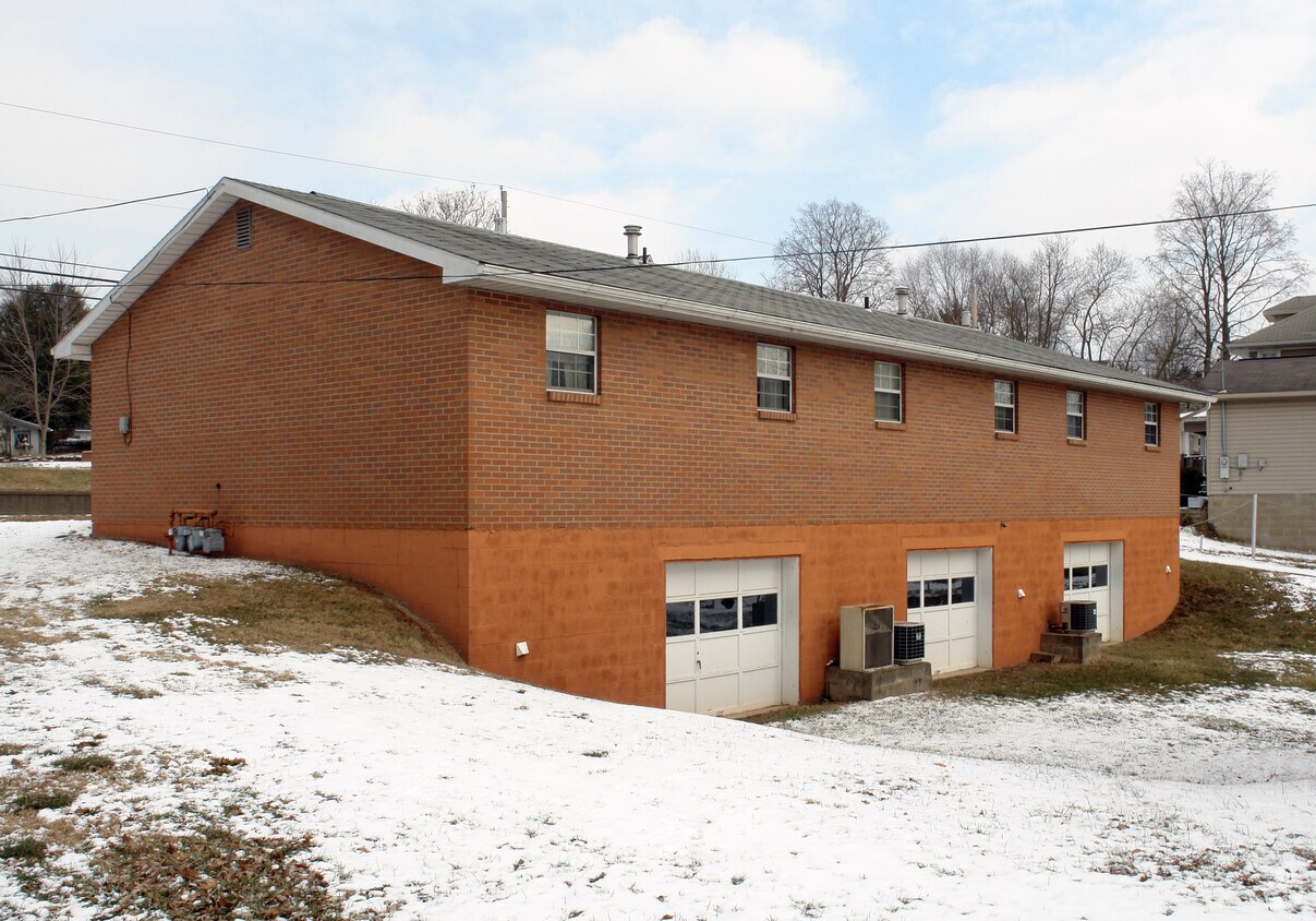 Building Photo - 96-98 Acme St