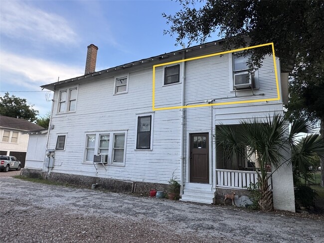 Building Photo - 1612 Heights Blvd