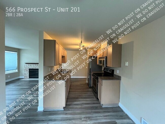 Building Photo - Queen Anne 2Bed 2Bath Condo w 2 garage par...
