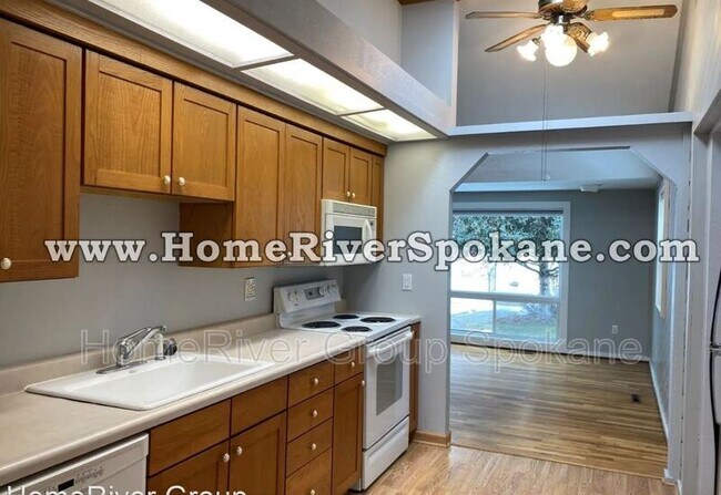 Building Photo - 1615 W Glass Ave