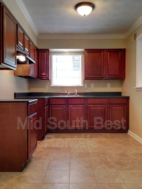 Building Photo - 2304 Delray Ave
