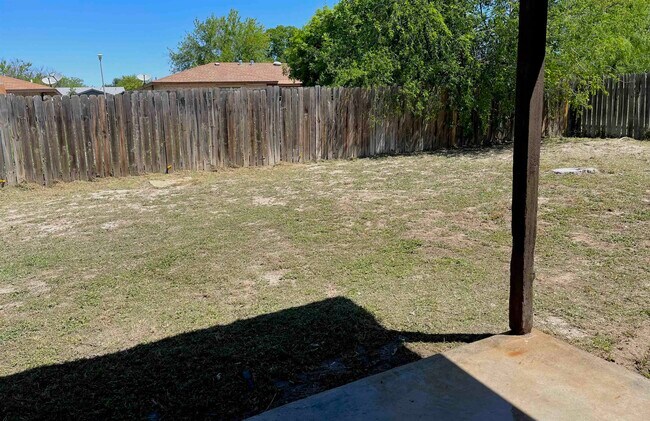 Building Photo - 109 Hermosa Dr
