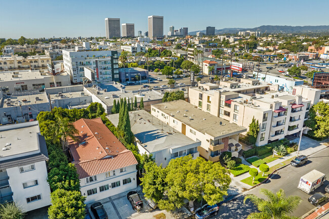 Building Photo - Lido Apartments - 1831 Glendon Ave