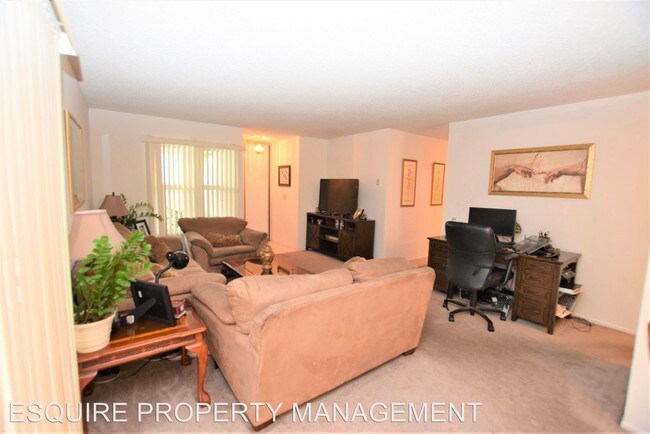 Building Photo - 3 br, 2 bath House - 1238 MIRAMAR WALK