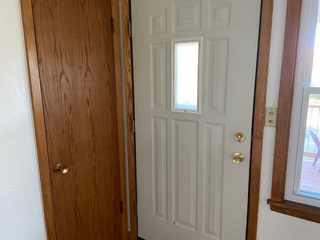 Coat closet next to front door. - 223 17th Ave N