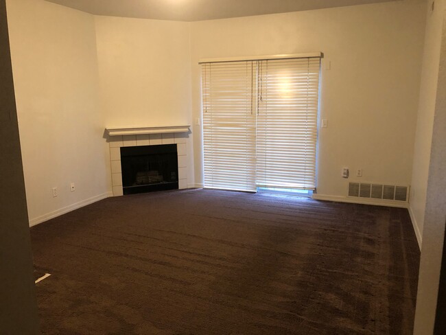 front room - 150 S 800 E