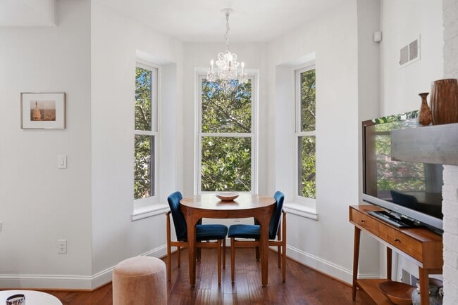 Building Photo - U St Condo | 2 Bed | 1.5 Bath | 975 Sf | Offsite Underground Parking Garage Available for Rent