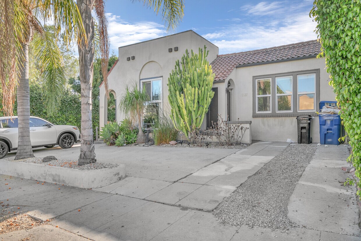 Foto principal - 1137 N Hudson Ave