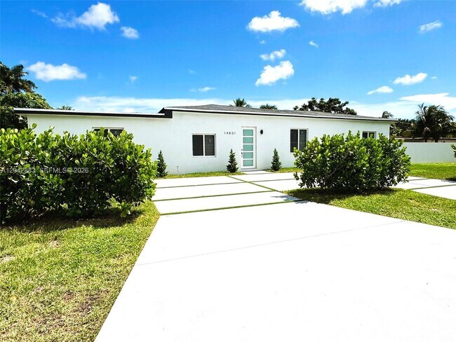 Building Photo - 14801 NW 5th Ave