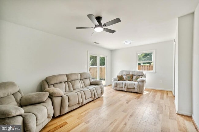 Foto del edificio - 2400 Kilpatrick Pl