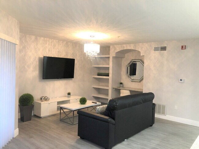 Photo - 7350 Westpointe Blvd Apartment