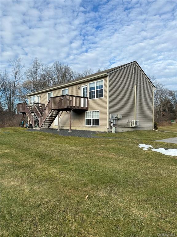 Building Photo - 162 Quaker St