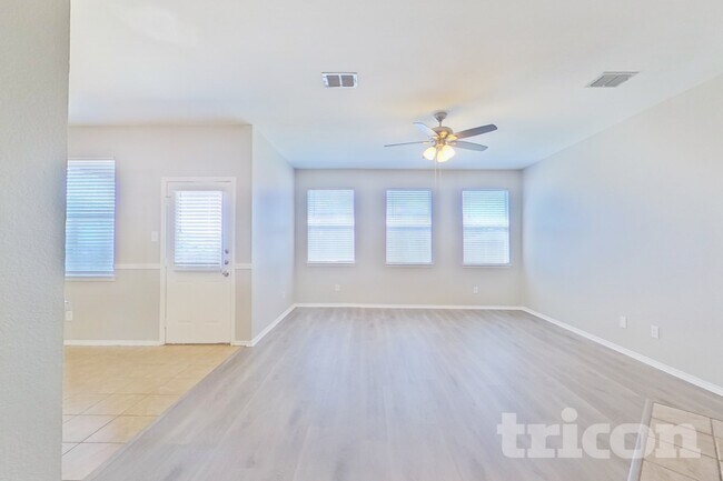 Building Photo - 1085 Harriman Dr