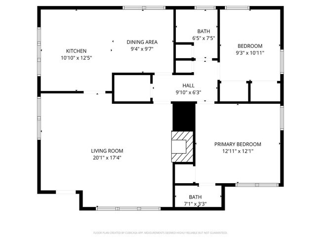Foto del edificio - Charming 2BR Home with Modern Updates in Prime Charlotte Location