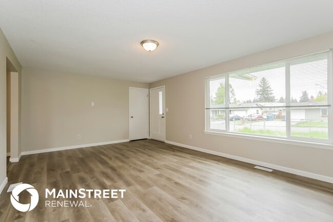 Foto del edificio - 16902 8th Ave E