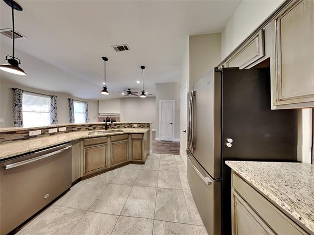 Building Photo - 221 Lake Texoma Dr