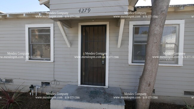 Building Photo - Spacious 1 bed/1 bth Updated Cottage Home ...