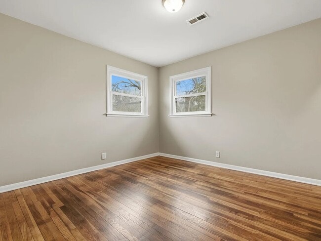 Building Photo - 2110 Carlisle Rd