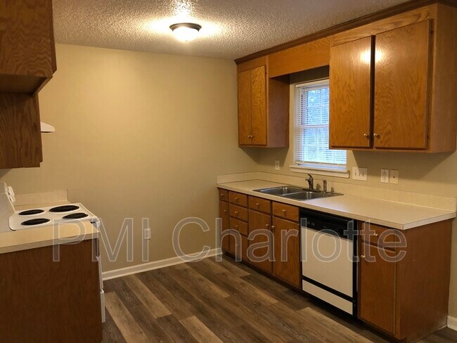 Foto del edificio - 2519 Hickory Ave