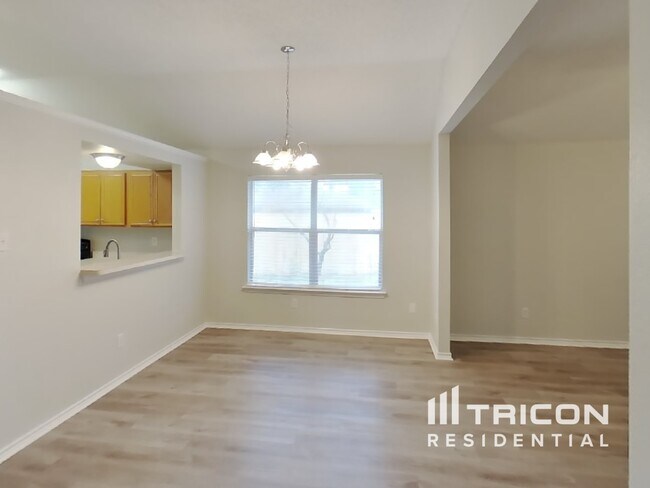 Building Photo - 1706 Fern Dr