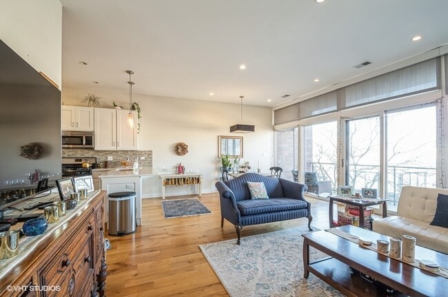 Foto del edificio - 3428 N Southport Ave